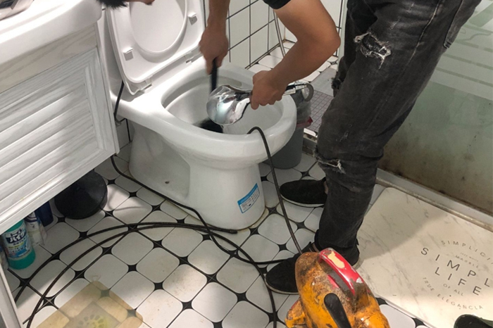 贺兰疏通下水道