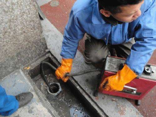 贺兰疏通下水道