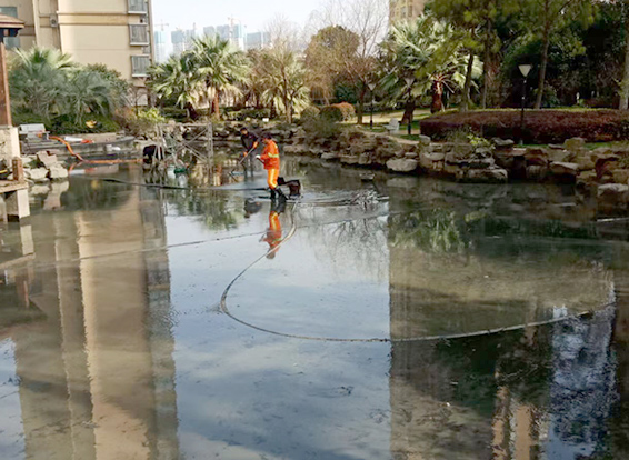 贺兰景观池淤泥清理